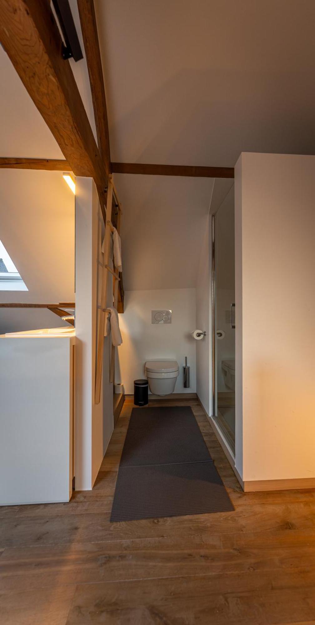 Tweepersoonskamer met 2 Aparte Bedden en een Extra Bed