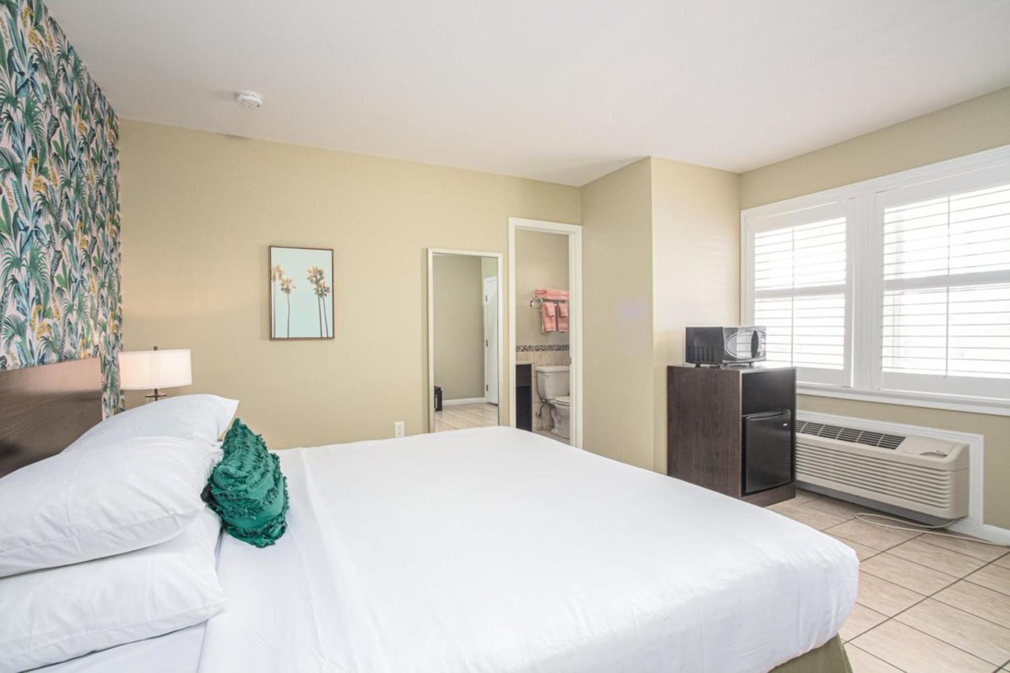 King Room,1666085169:JPEG