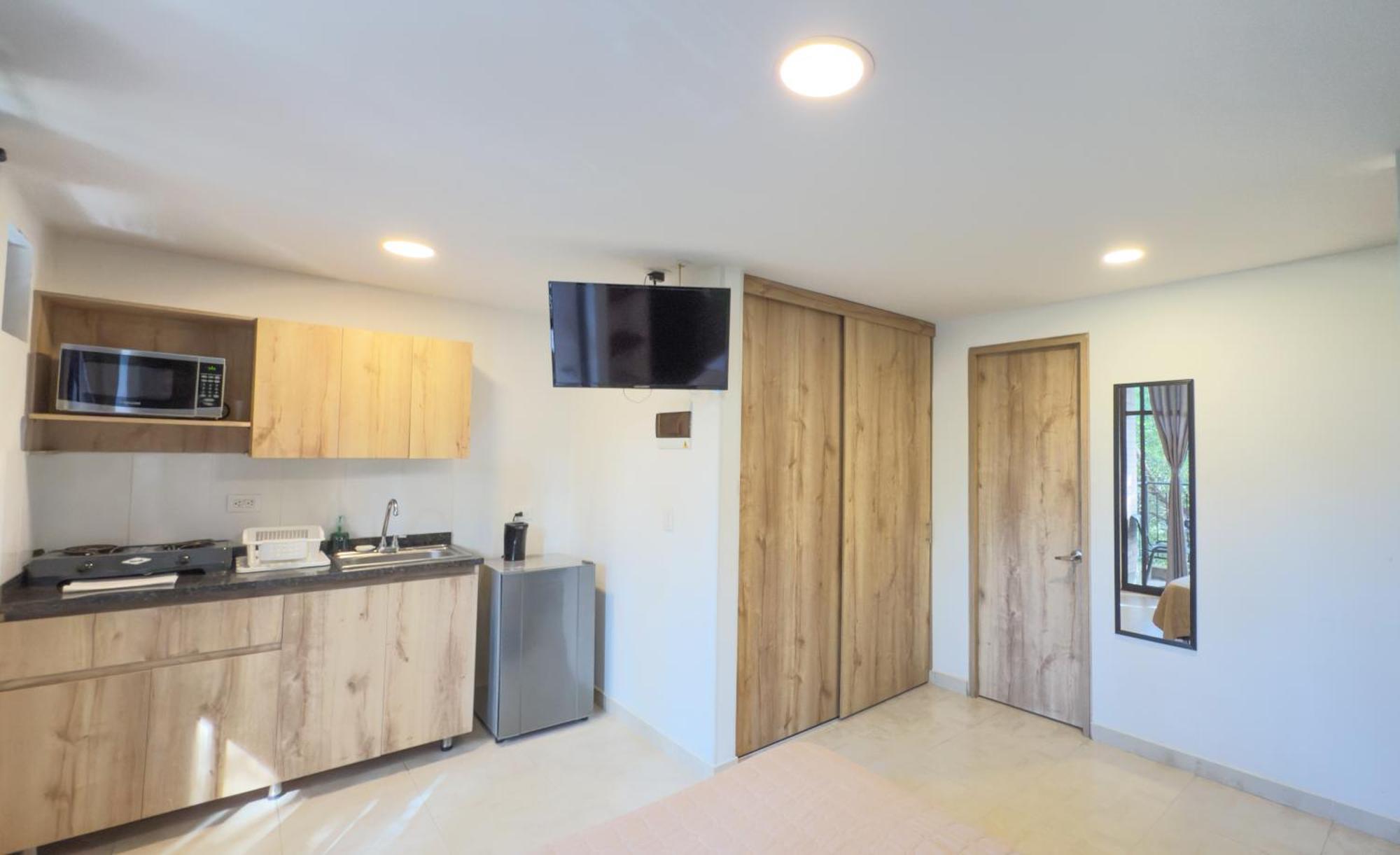Estudio con balcón