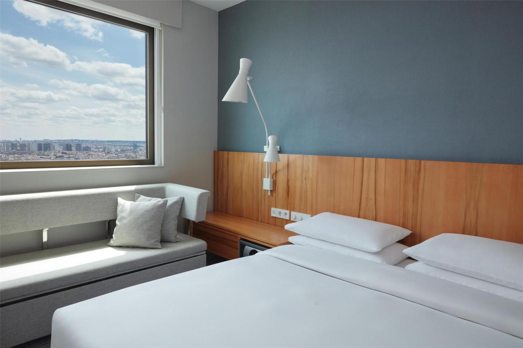 King Room with Eiffel Tower View - High Floor/Club Access,1669007632:JPEG