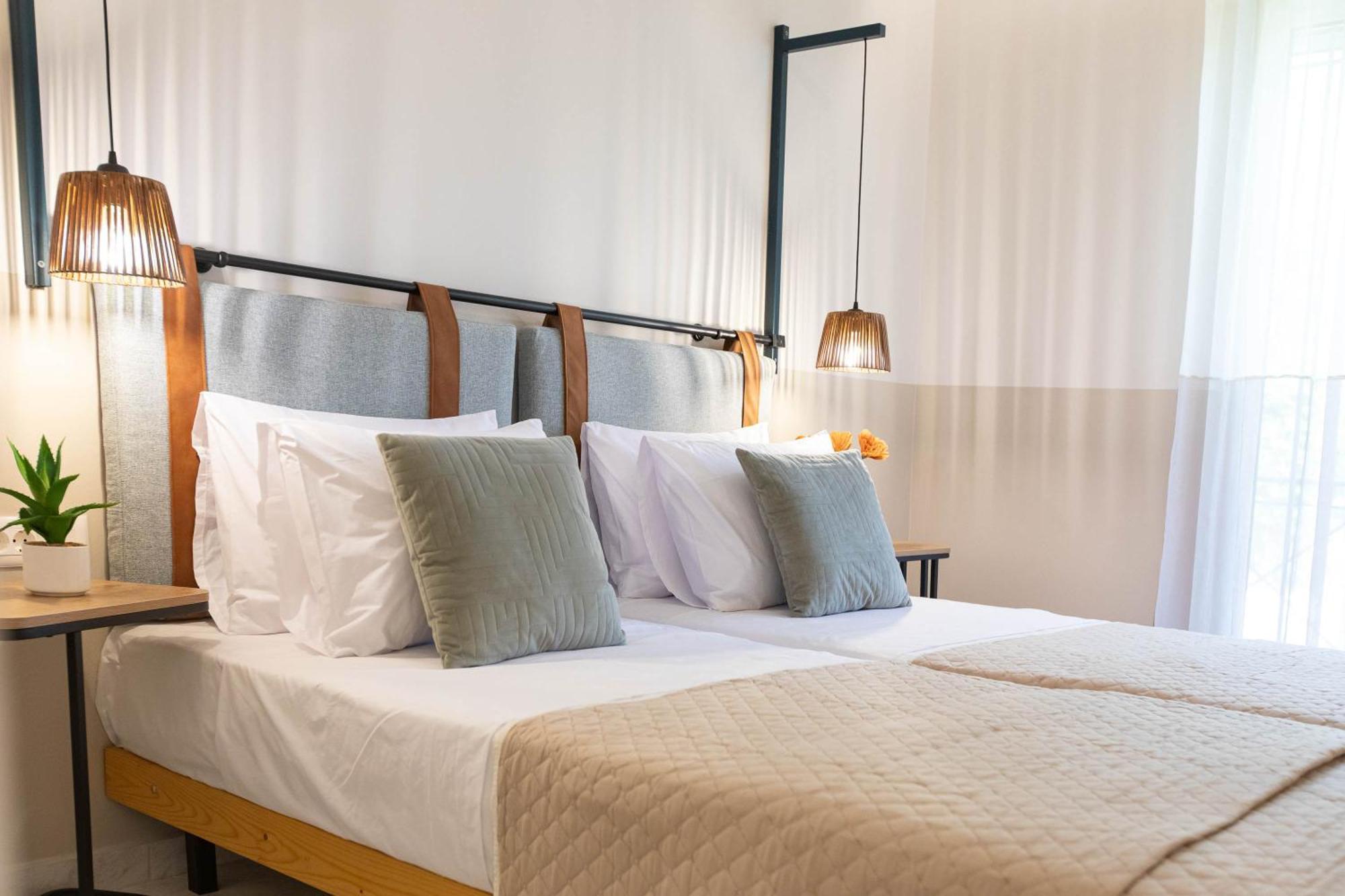 Doppel-/Zweibettzimmer mit Gartenblick