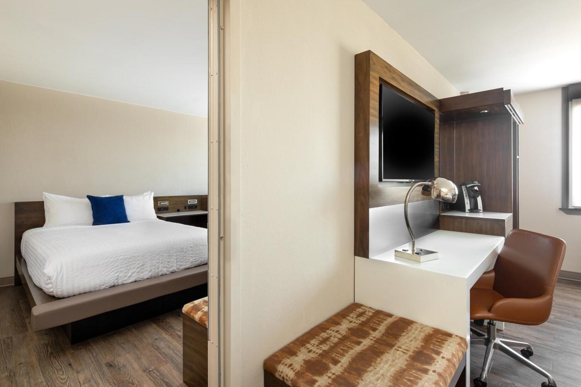 Standard Queen Room with Two Queen Beds