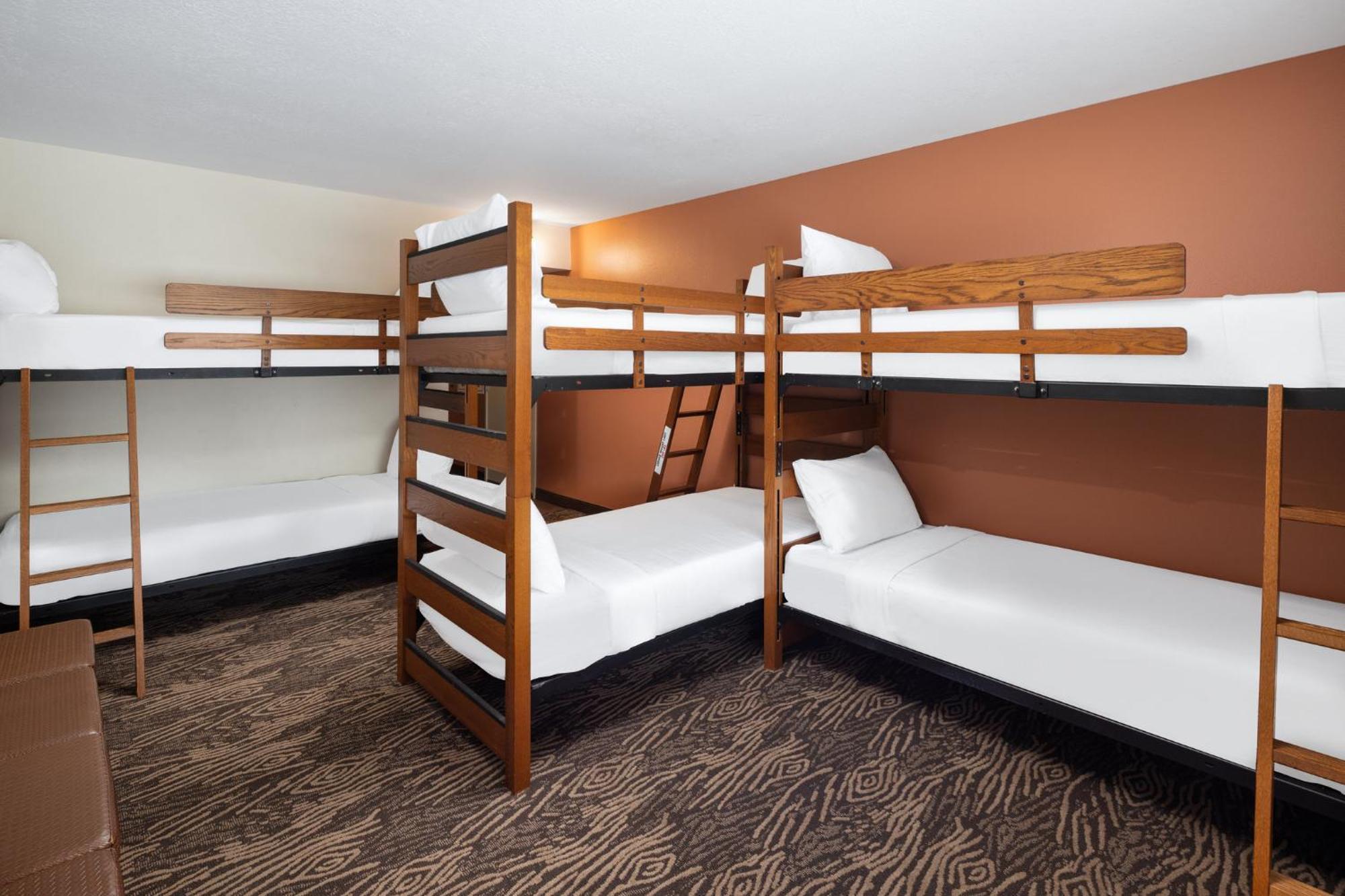 Standard Room with Three Bunk Beds,1681765076:JPEG