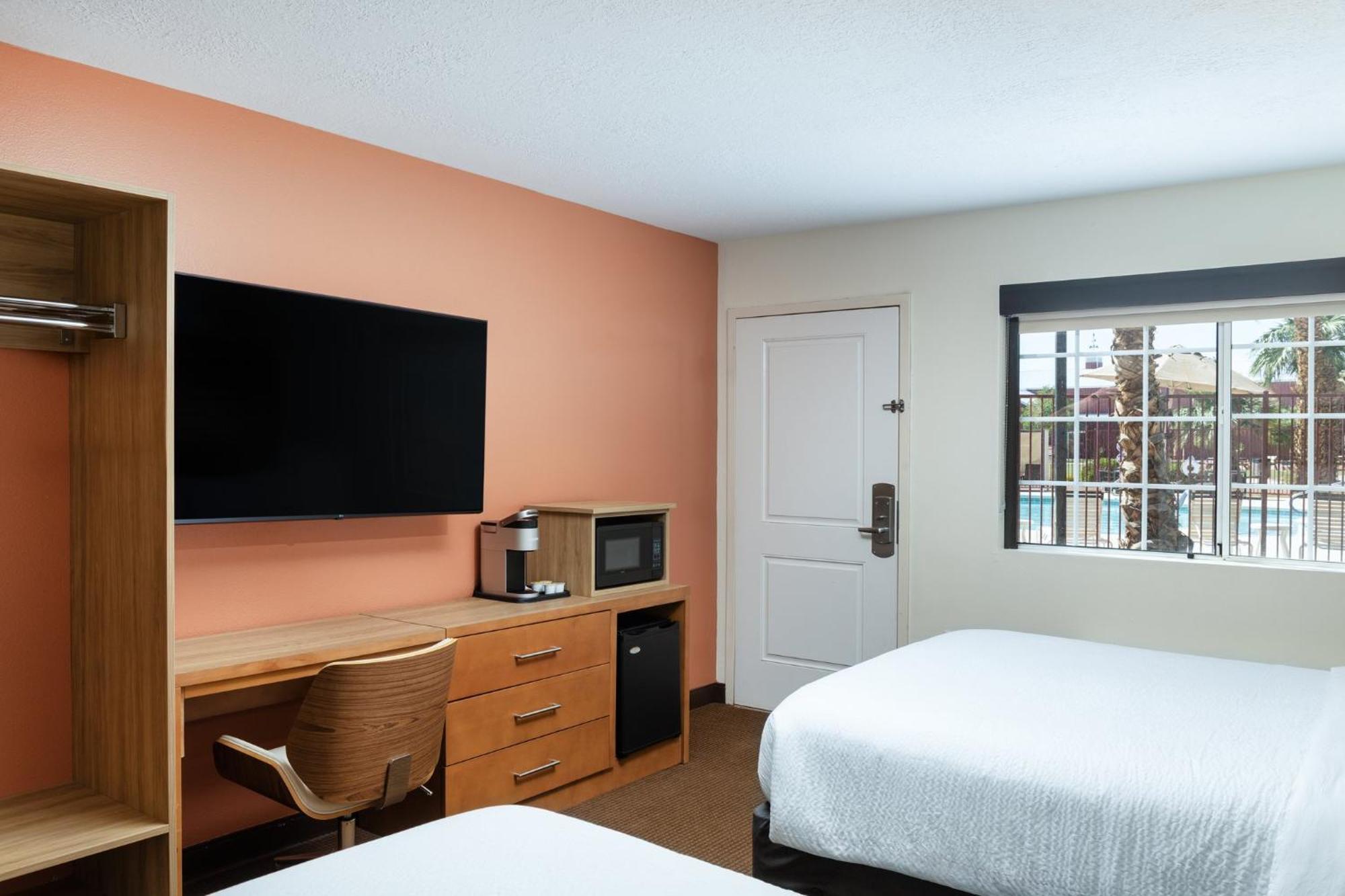 Standard Queen Room with Two Queen Beds and Courtyard Access,1681765287:JPEG