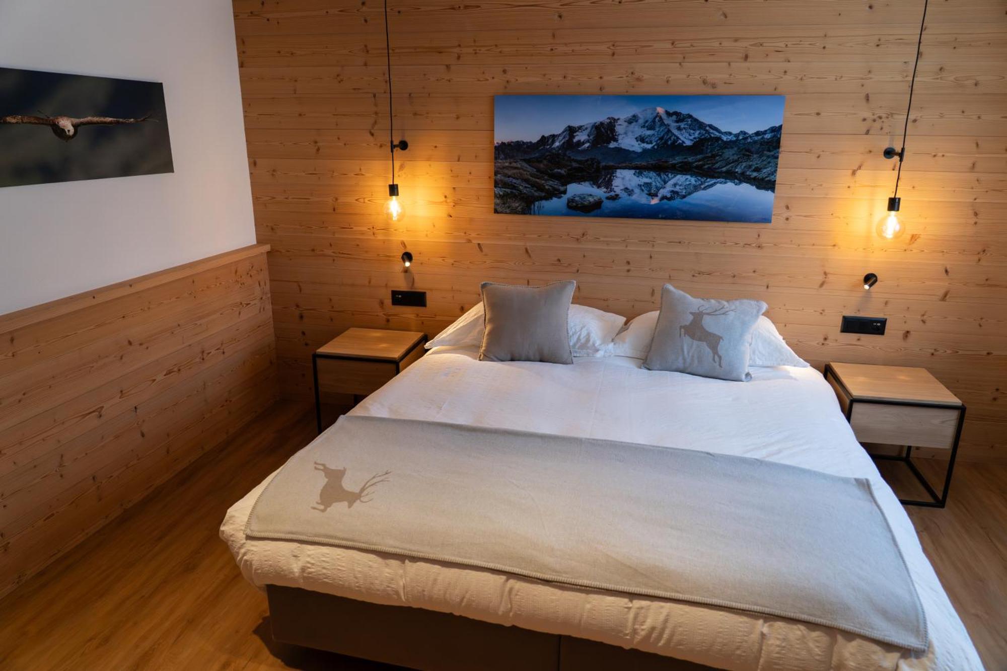 Standard Double Room,1682938090:JPEG