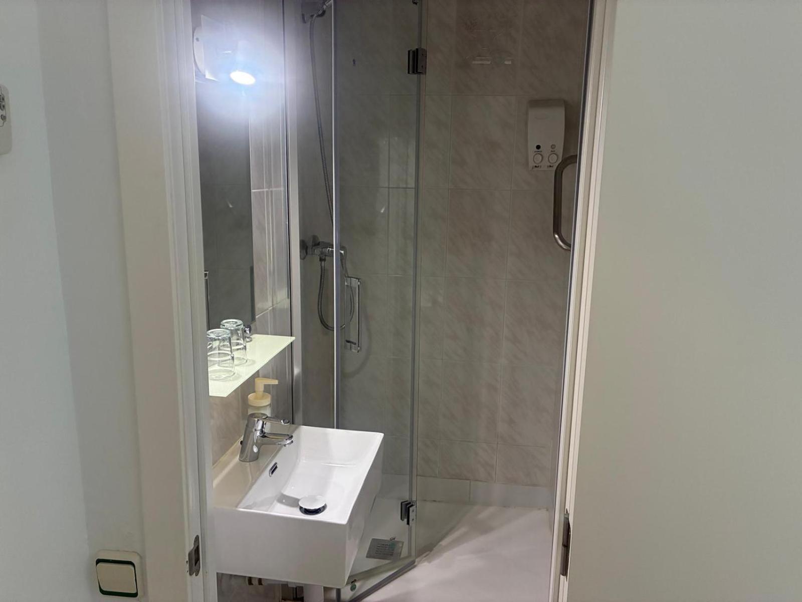 Double Room Private Shower,1689842386:JPEG