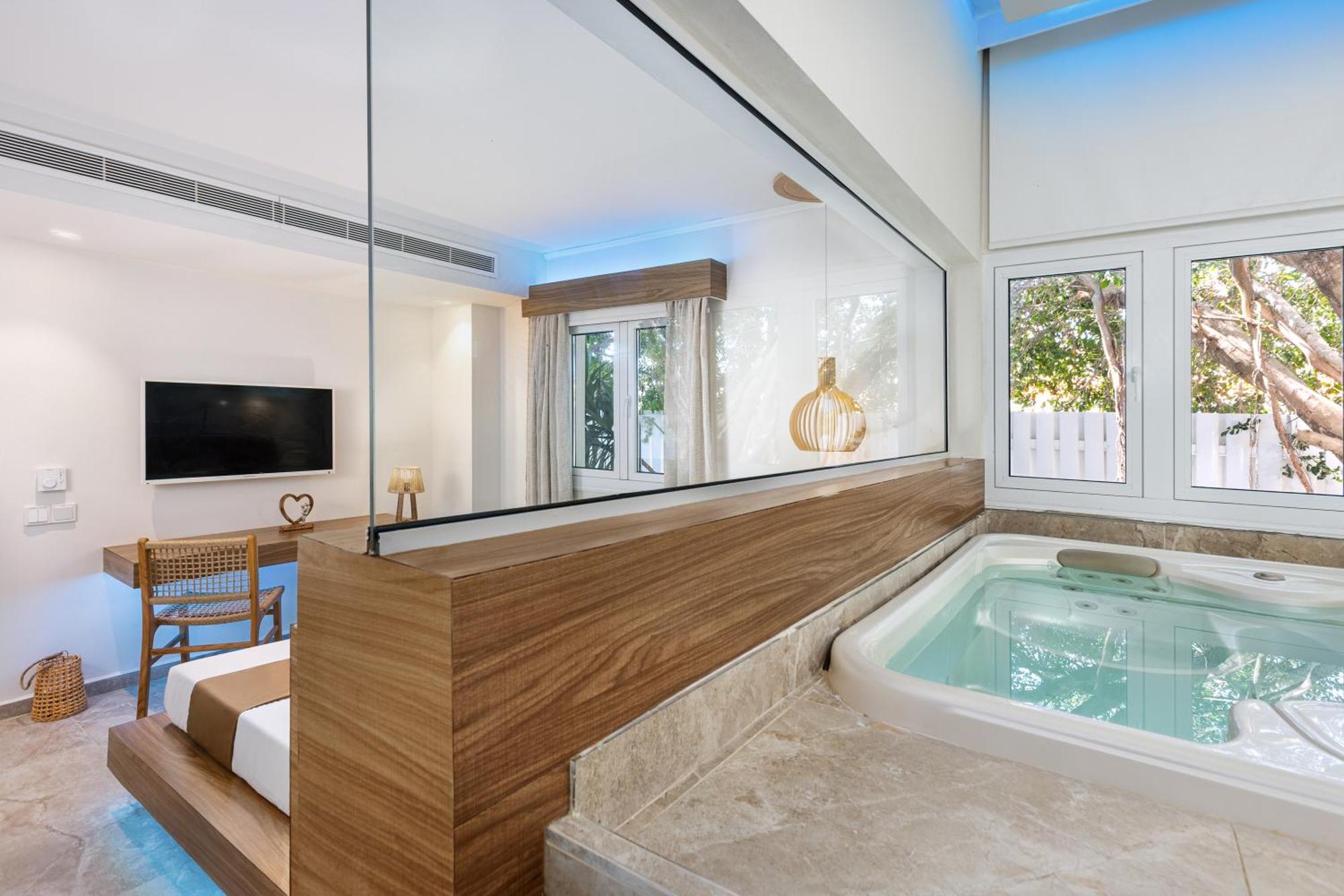 S1JP - SPA Suite mit einem Schlafzimmer, Whirlpool und Poolblick