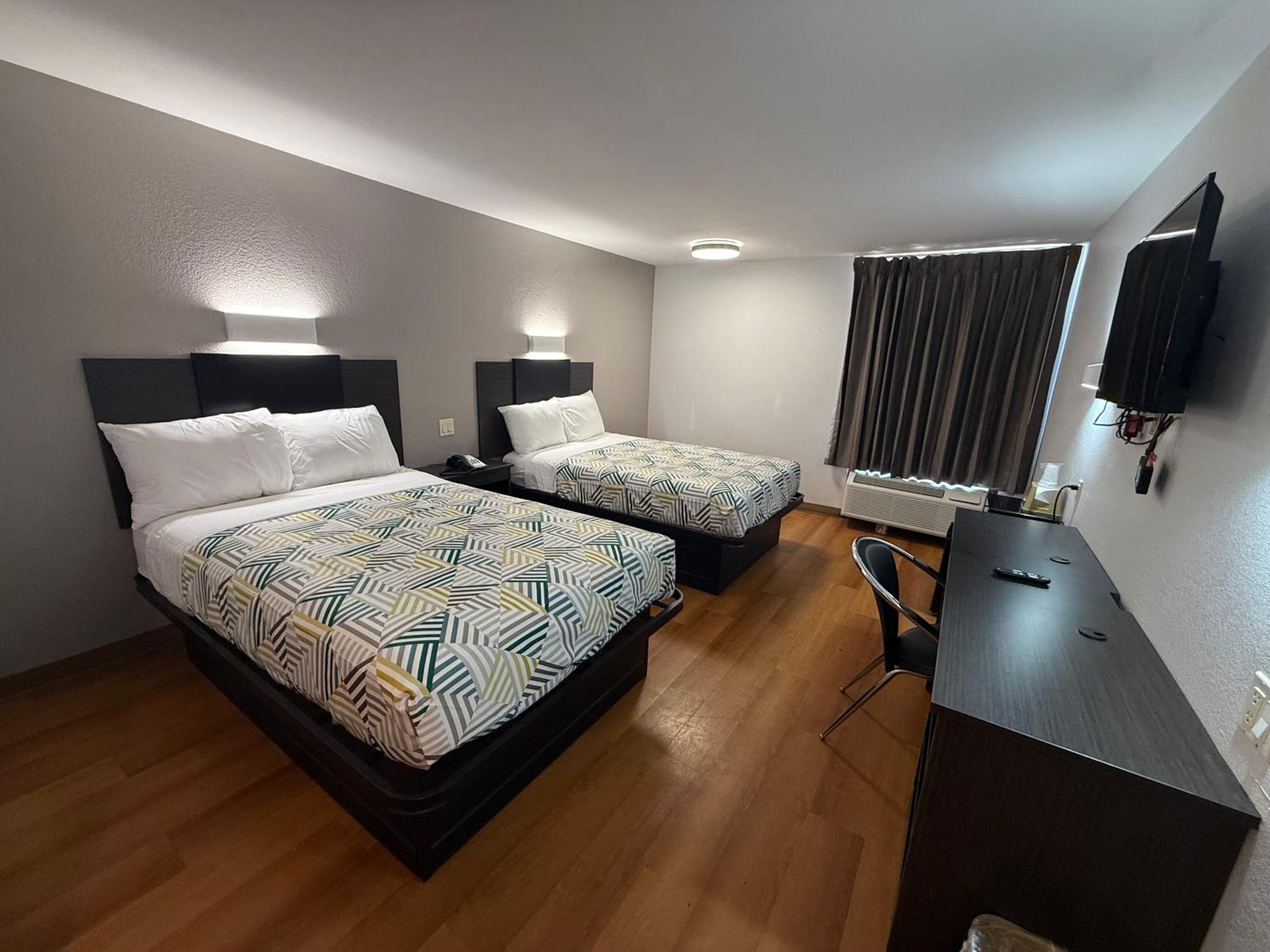 Deluxe Quadruple Room - Non-Smoking,1706895978:JPEG