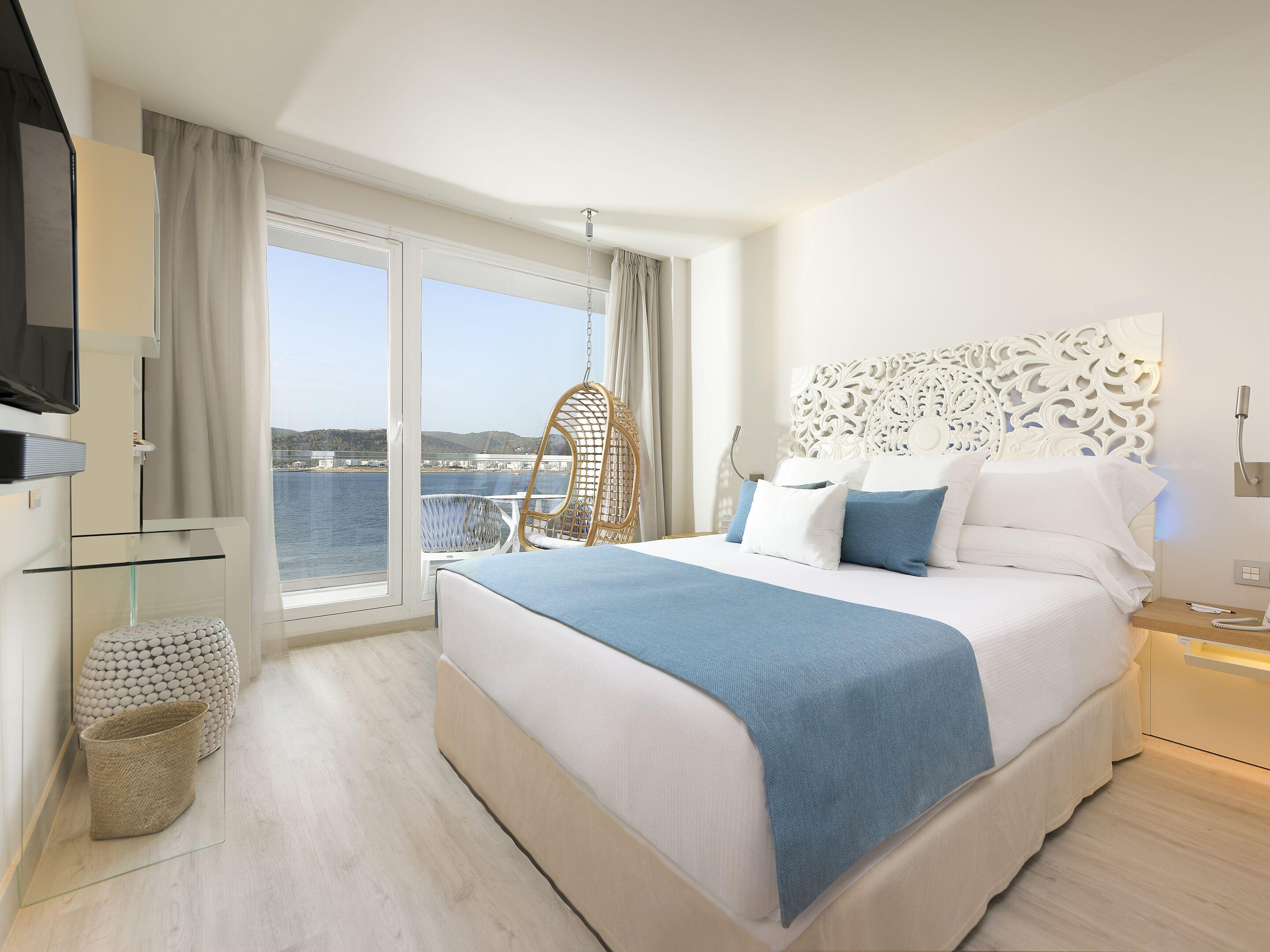 Superior Double or Twin Room with Sea View Oh La La