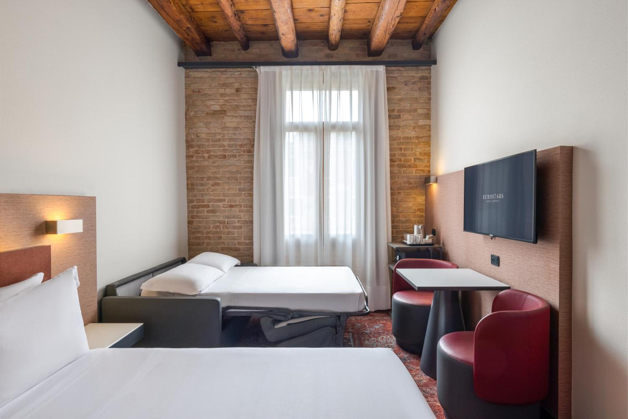 Habitación Doble con sofá cama