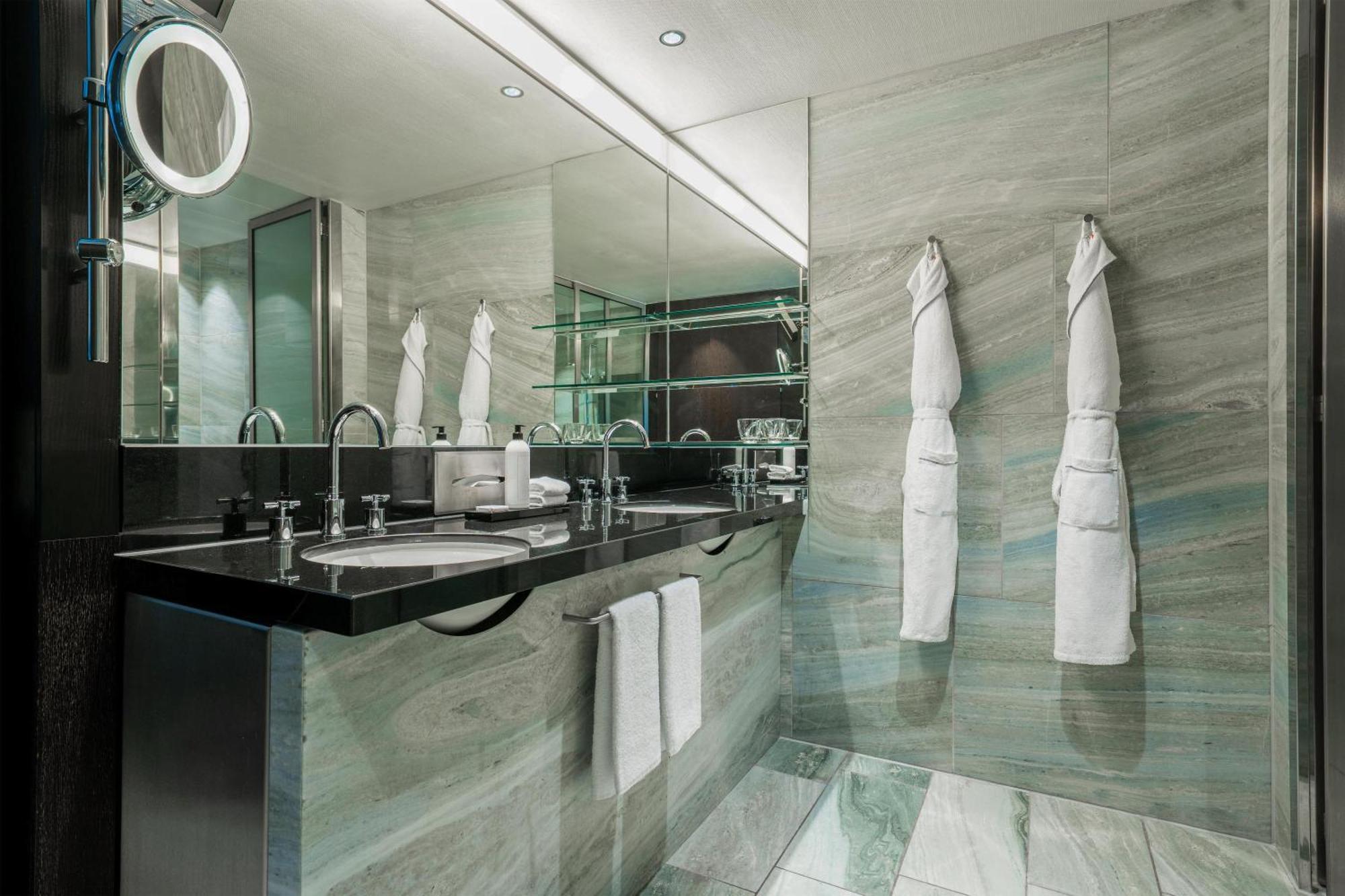 Grand King Suite