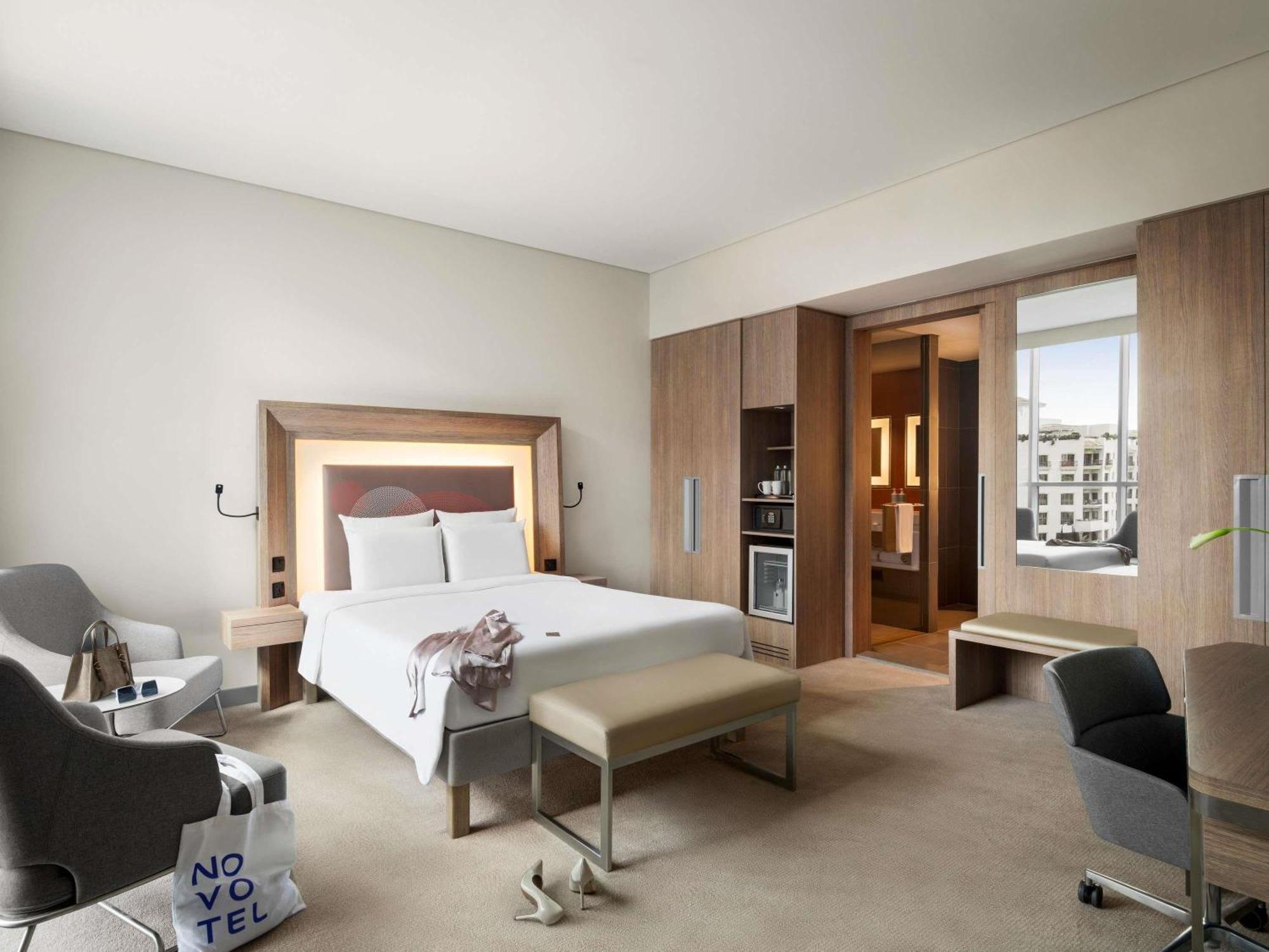 Executive Suite with Jacuzzi and Balcony,1723038223:JPEG