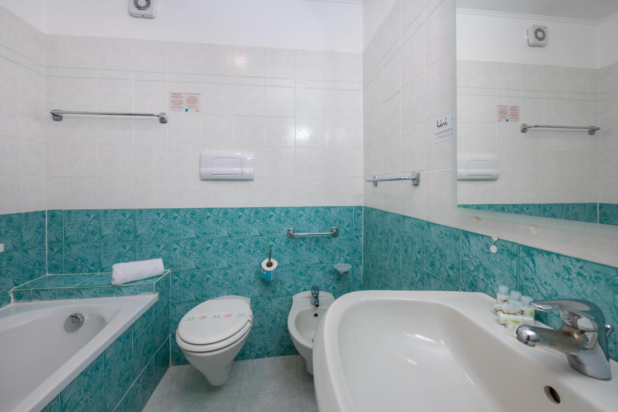 Double Room,1730025838:JPEG