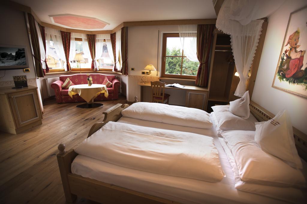 Superior Double Room with Mountain View,925456105:JPEG