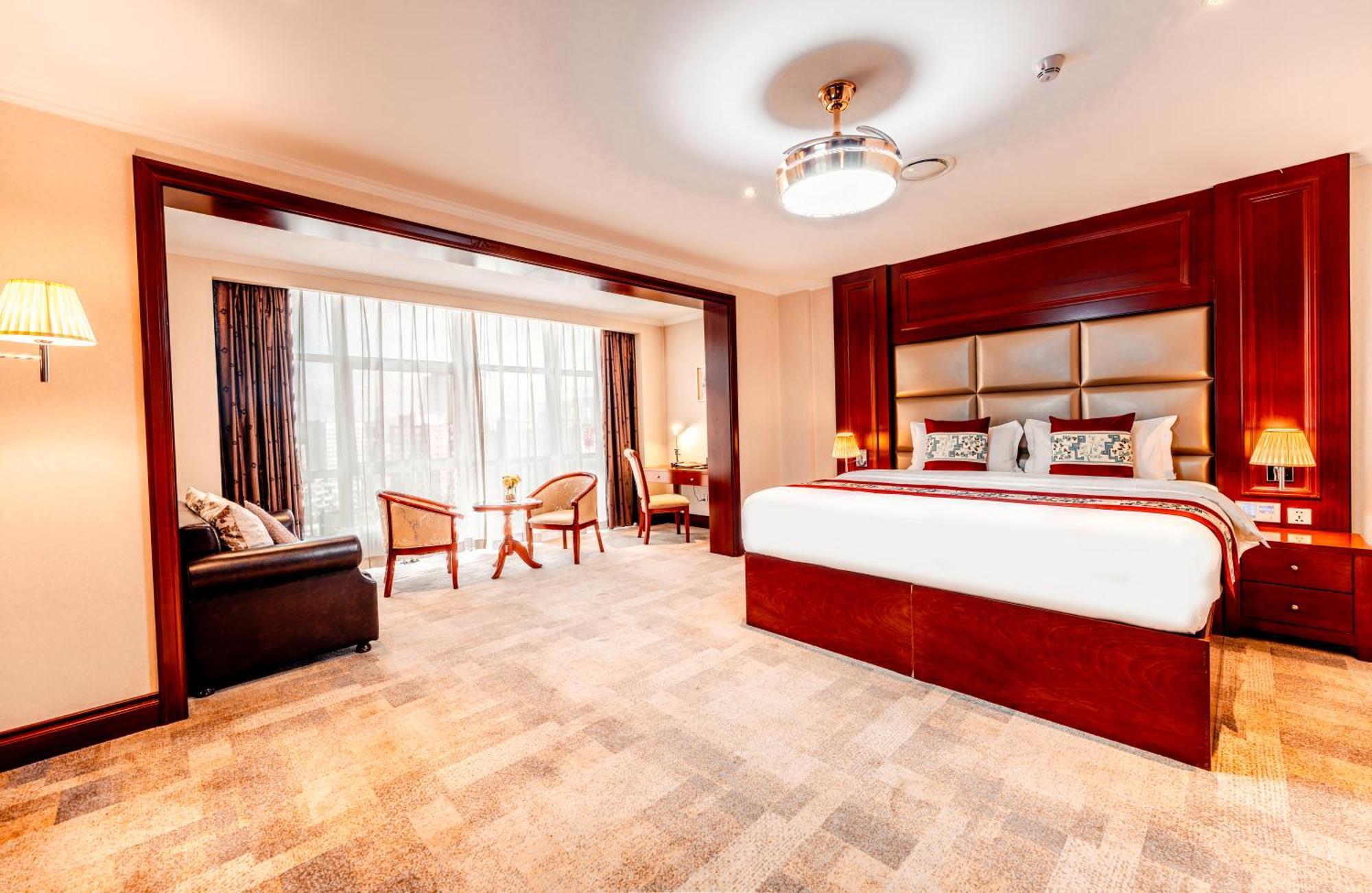 Deluxe Zimmer mit Kingsize-Bett