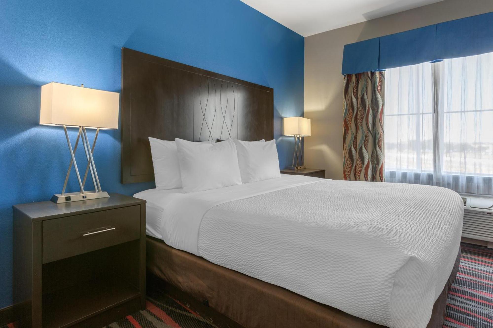 King Suite with Sofa Bed - Non-Smoking,1731477320:JPEG