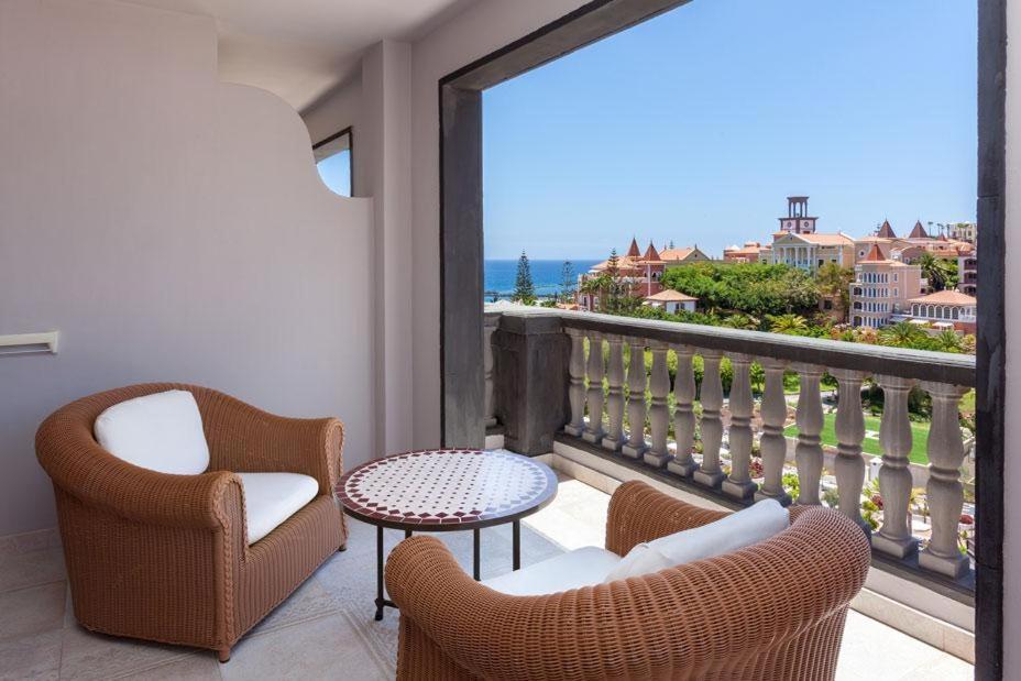 Chambre Deluxe - Vue Latérale sur Océan (2 Adultes)