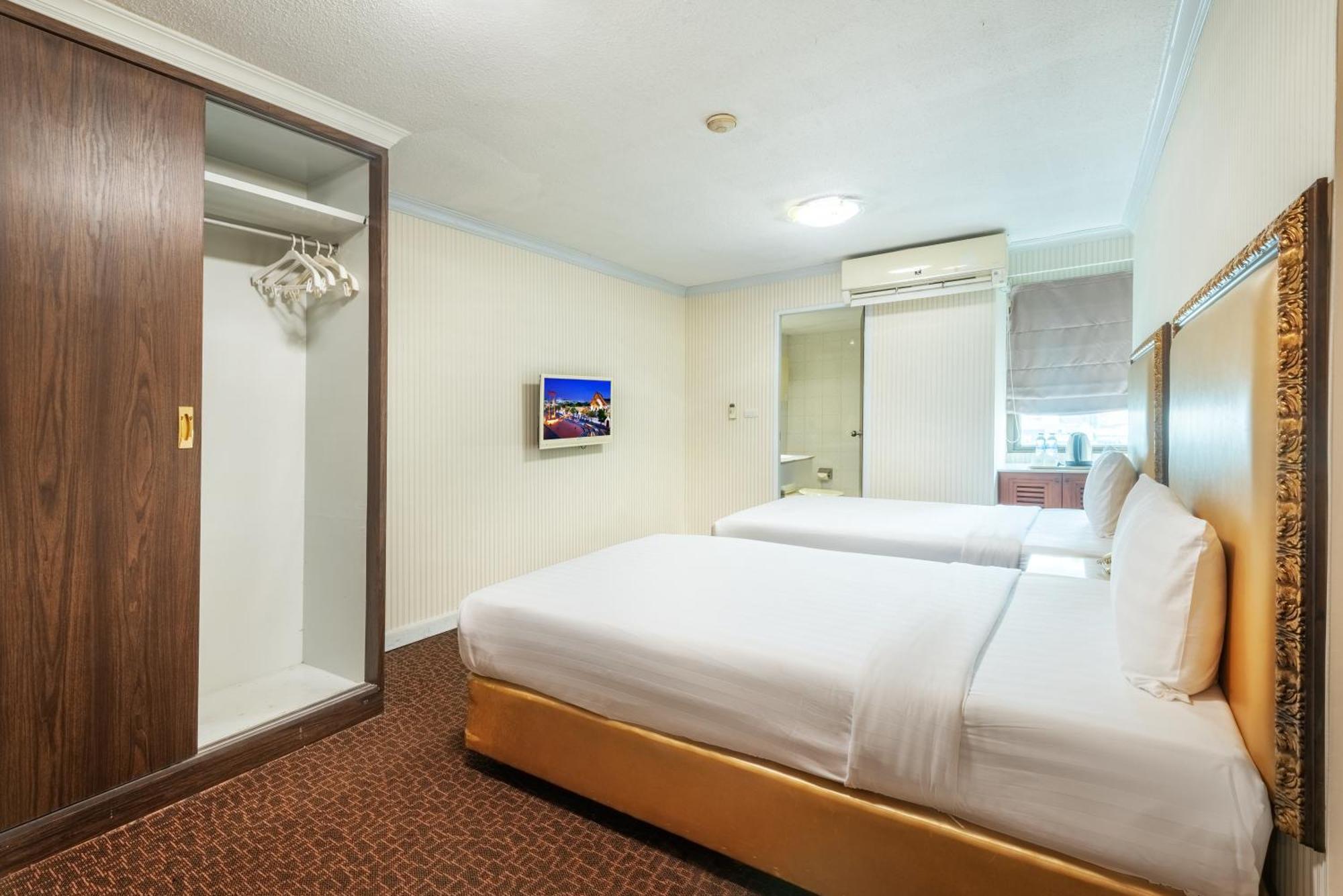 Superior Deluxe Double or Twin Room,1742687125:JPEG