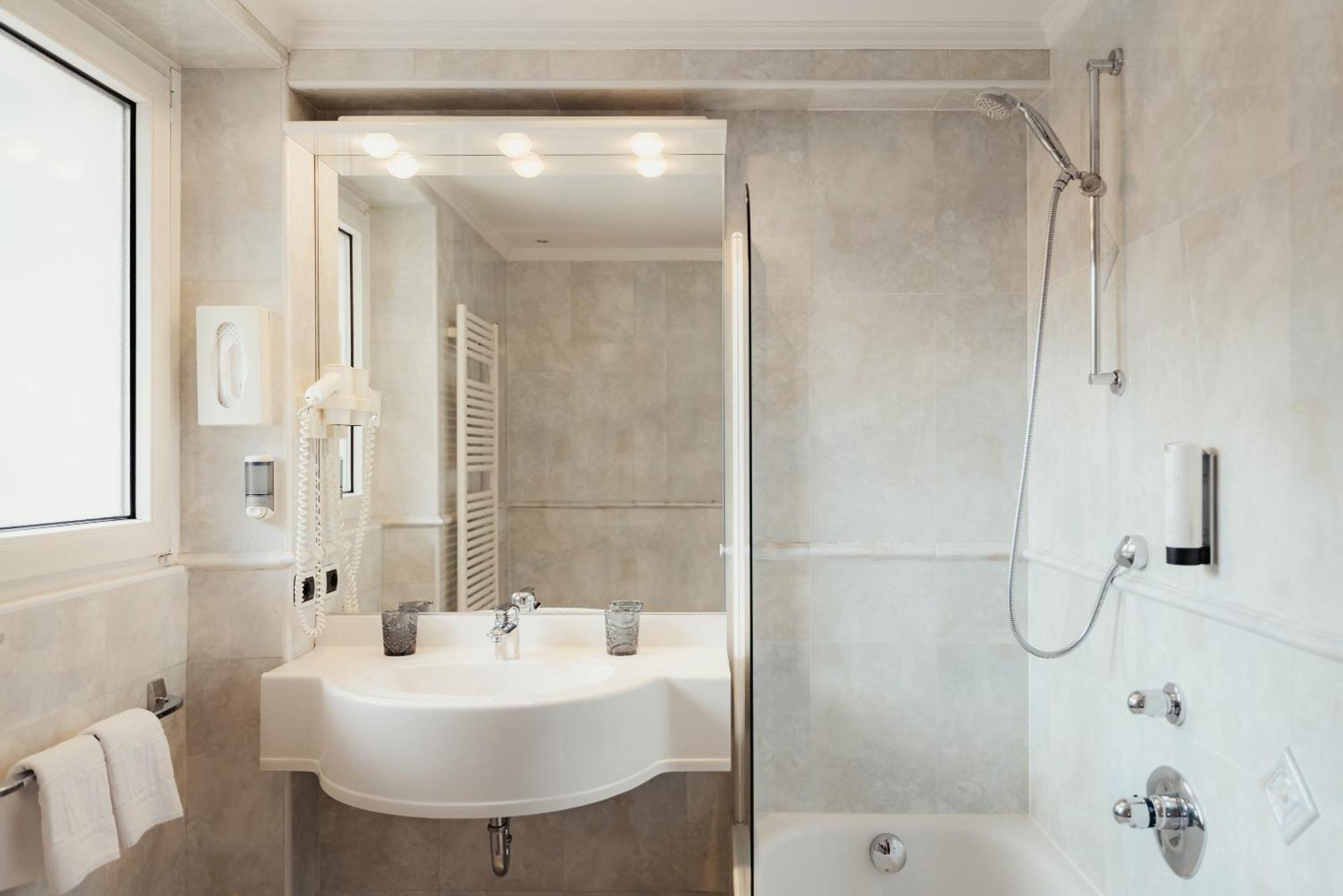 Classic Double or Twin Room,1742759471:JPEG