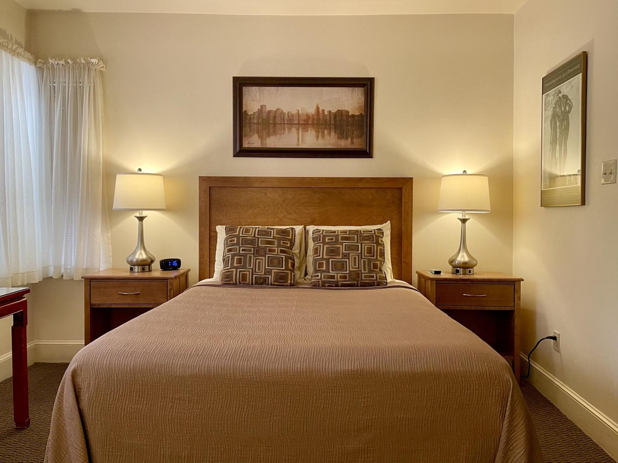 Premium Queen Room, Private Bathroom