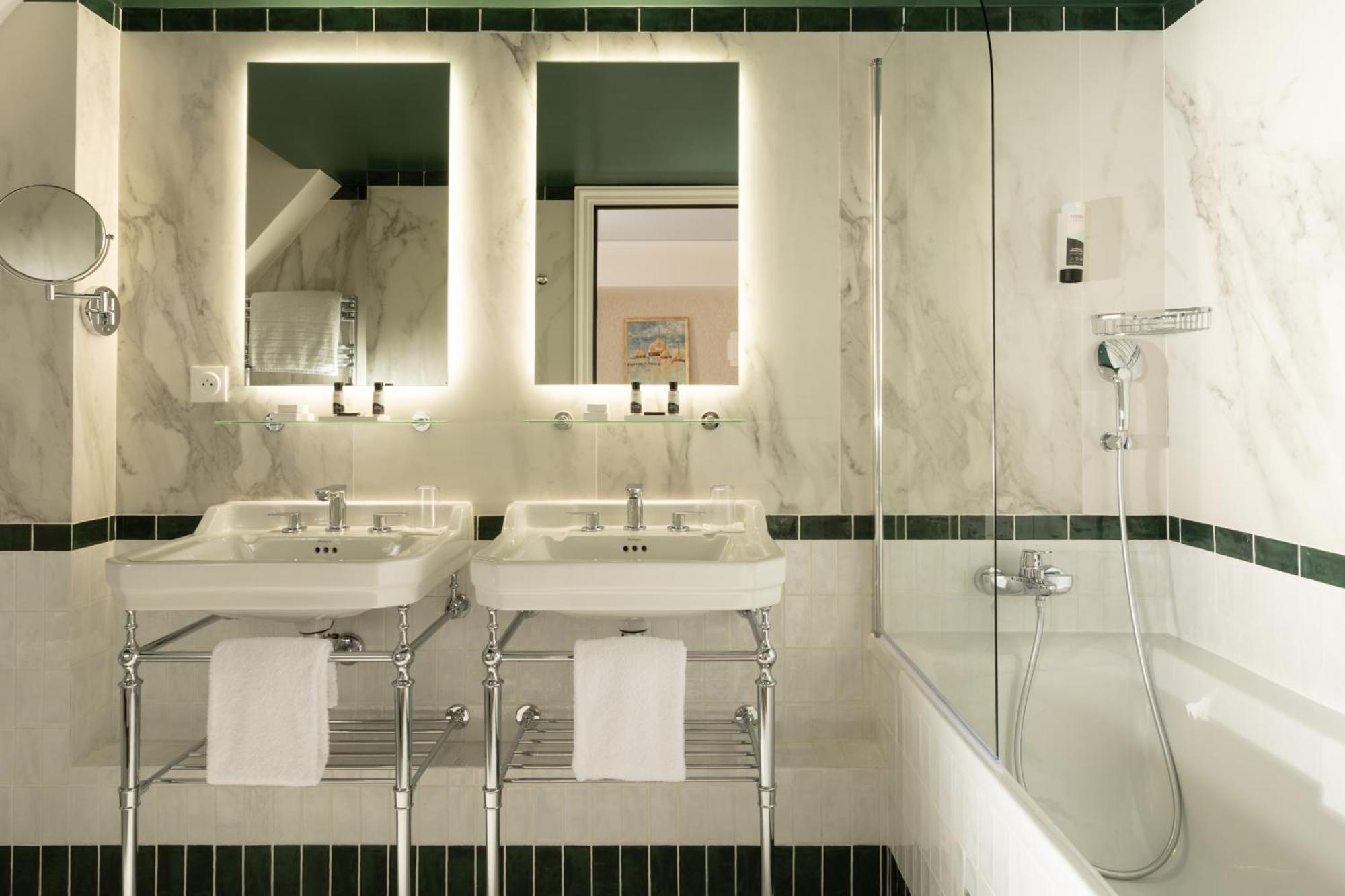 "Almarine" Signature Room,1746820102:JPEG