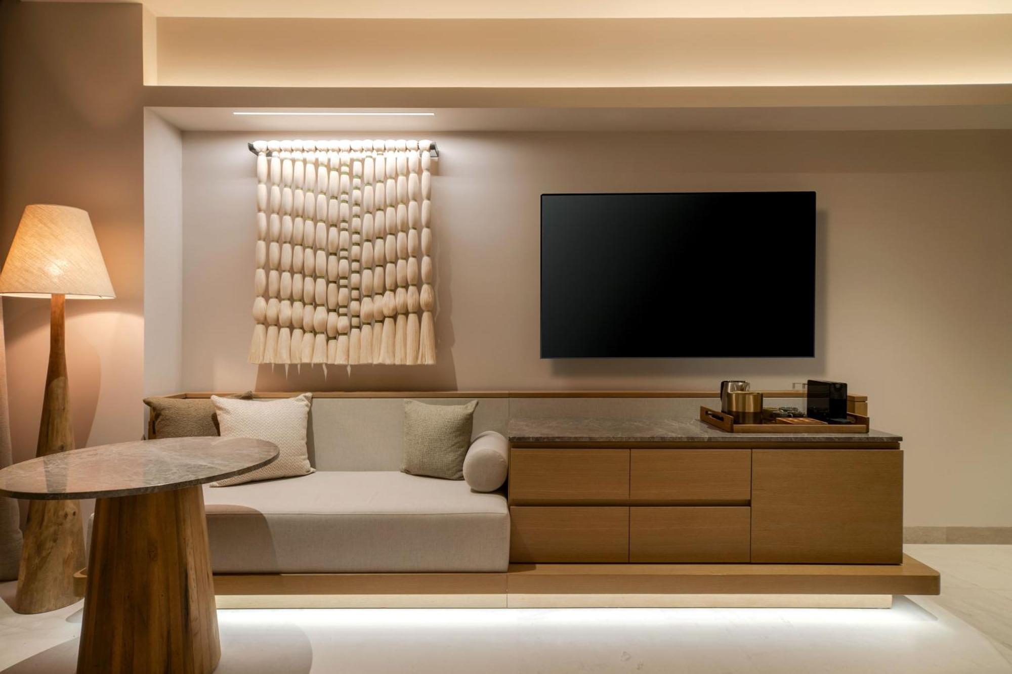 Queen Room with Two Queen Beds and Marina View,1749026994:JPEG