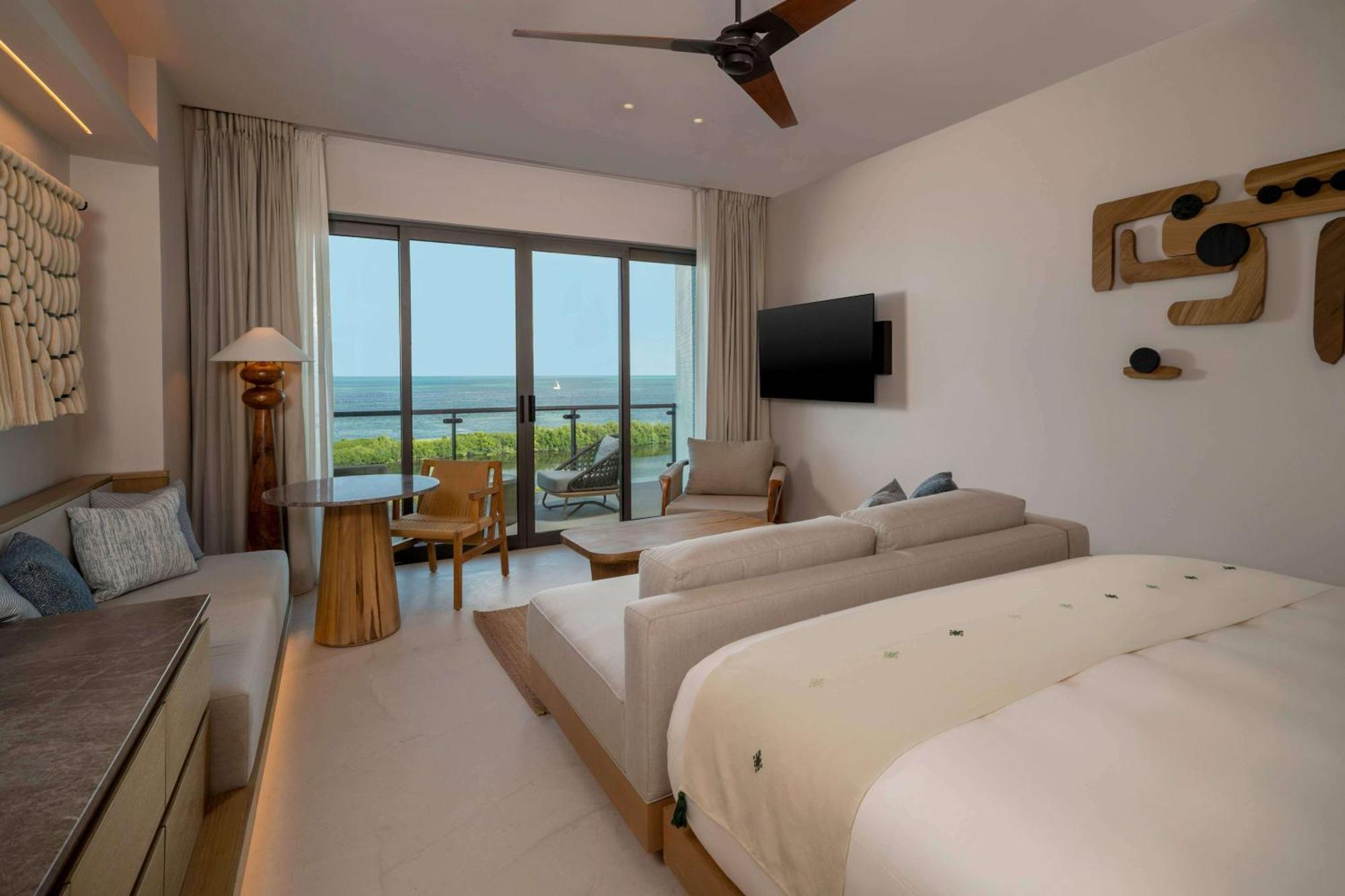 Ocean Front King Room - High Floor,1749048068:JPEG