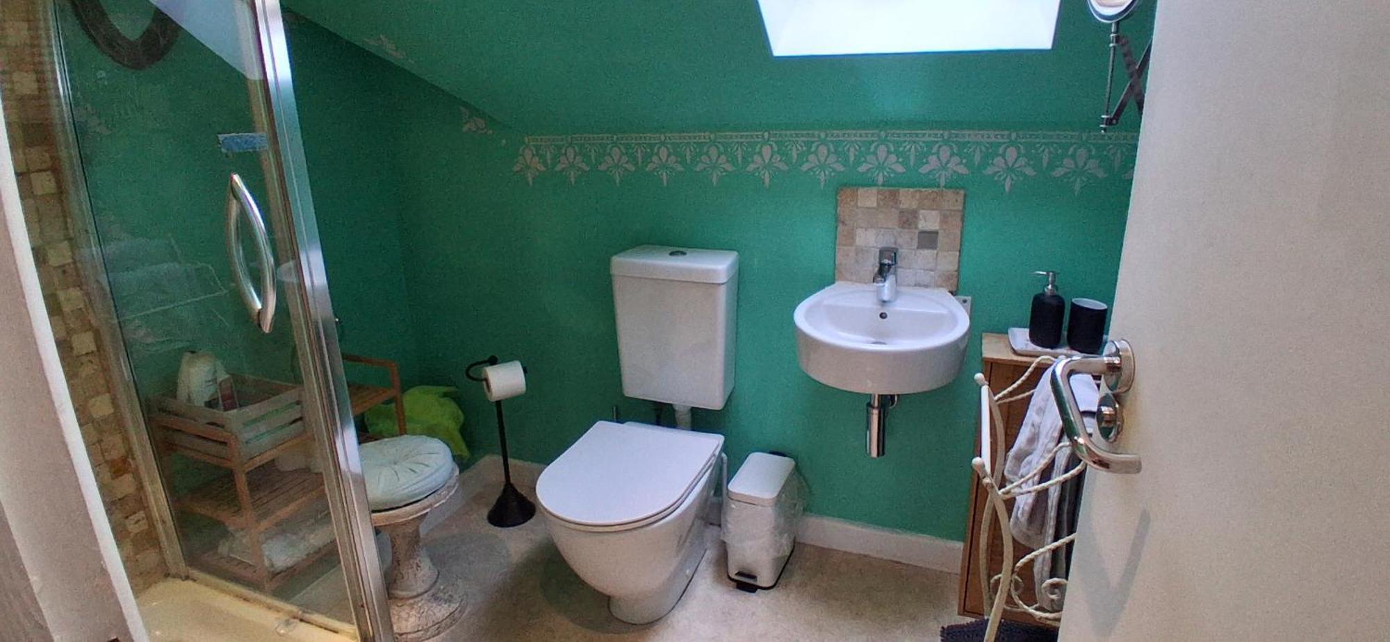 Double Room,1758441560:JPEG