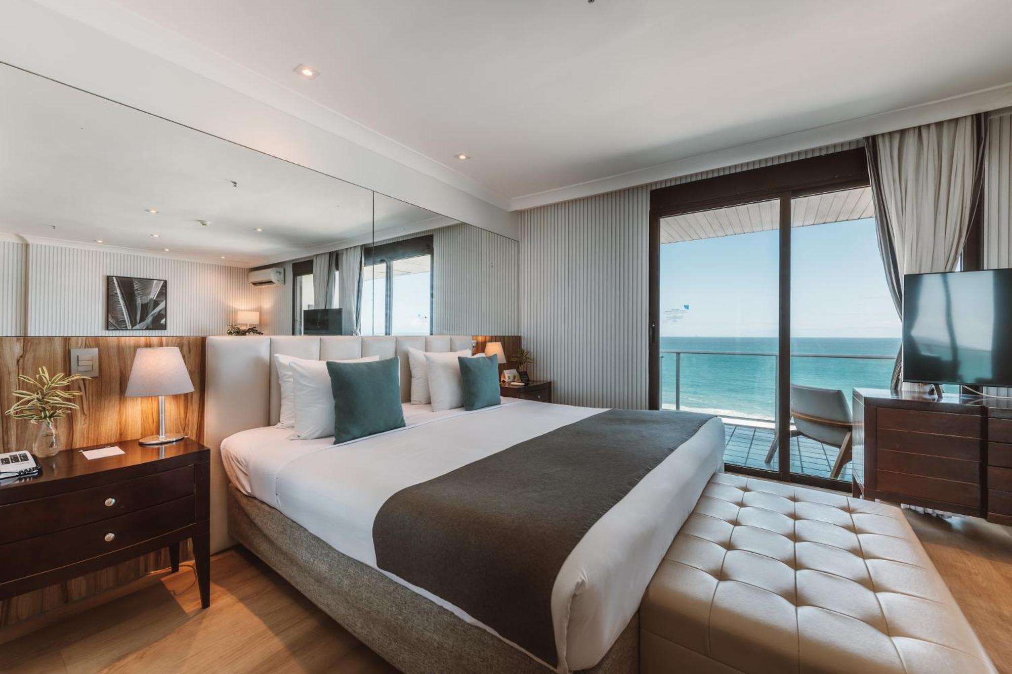King Suite with Sea View,1758529227:JPEG