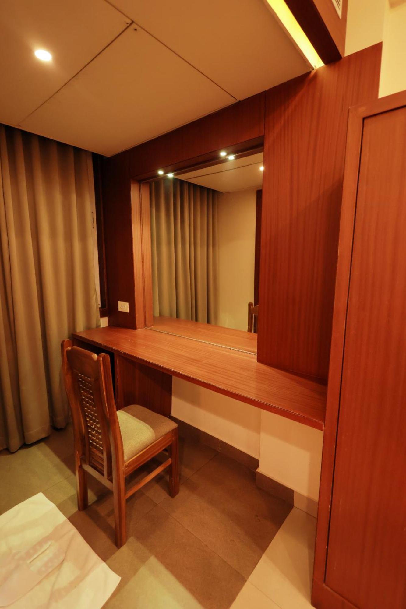 Deluxe King Room,1758864283:JPEG