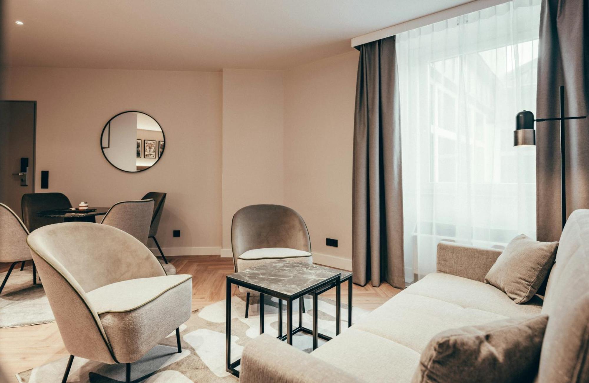 Junior Suite,1765142541:JPEG