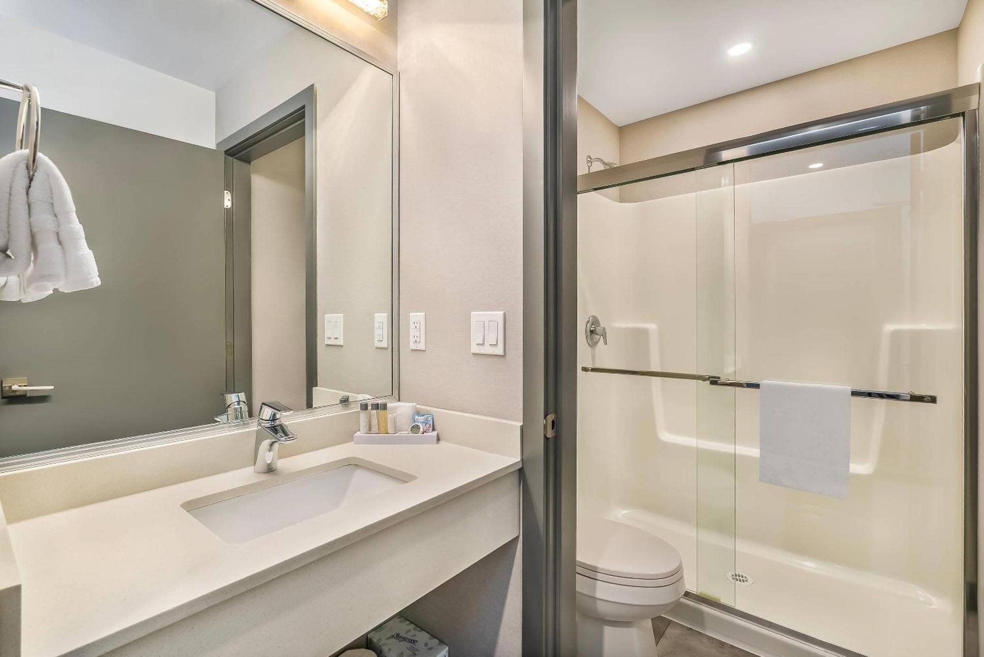 Chambre Lit King-Size avec Coin Cuisine - Non-Fumeurs