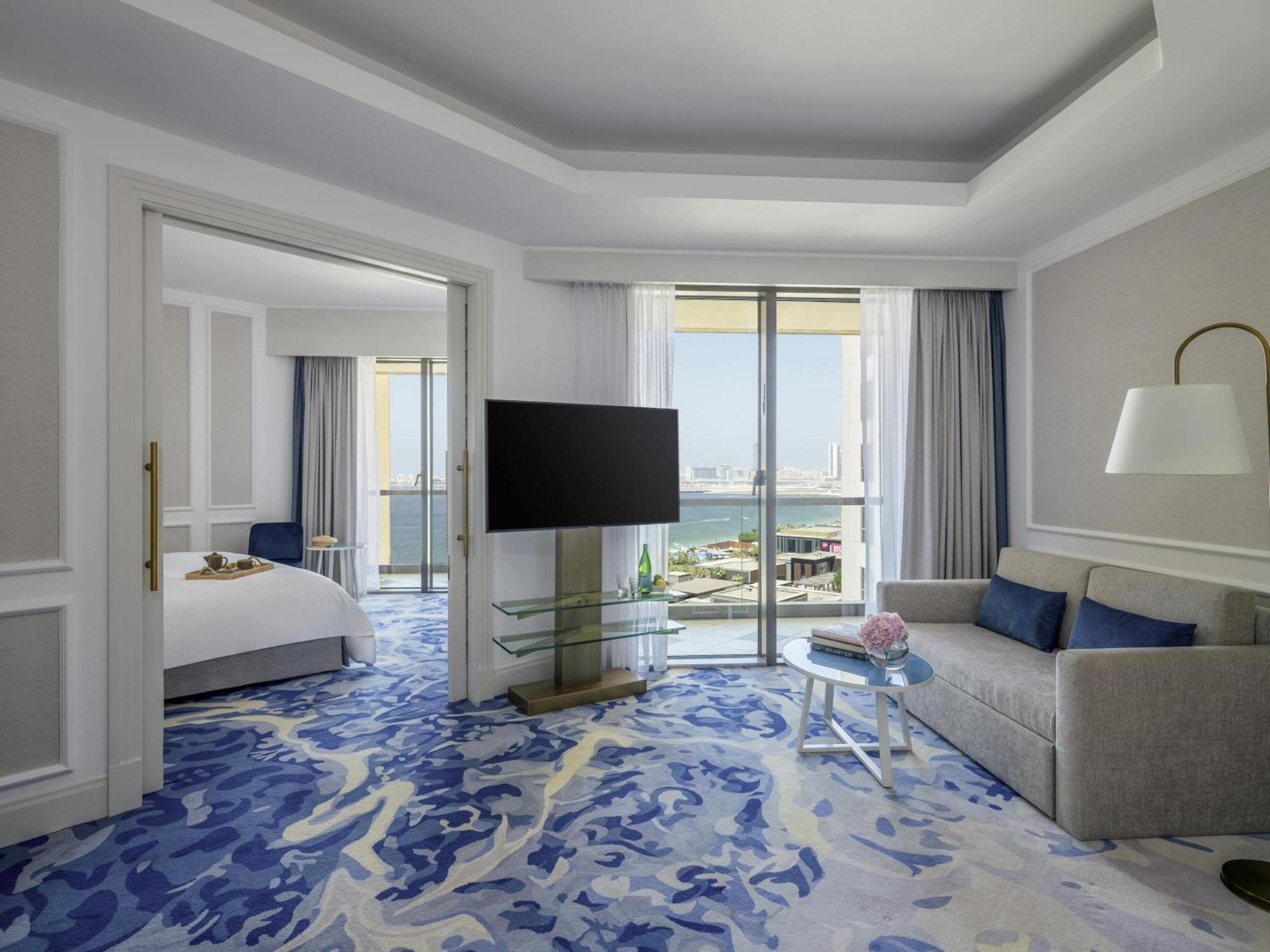 Junior King Suite Partial Sea View Club Access,1771531481:JPEG