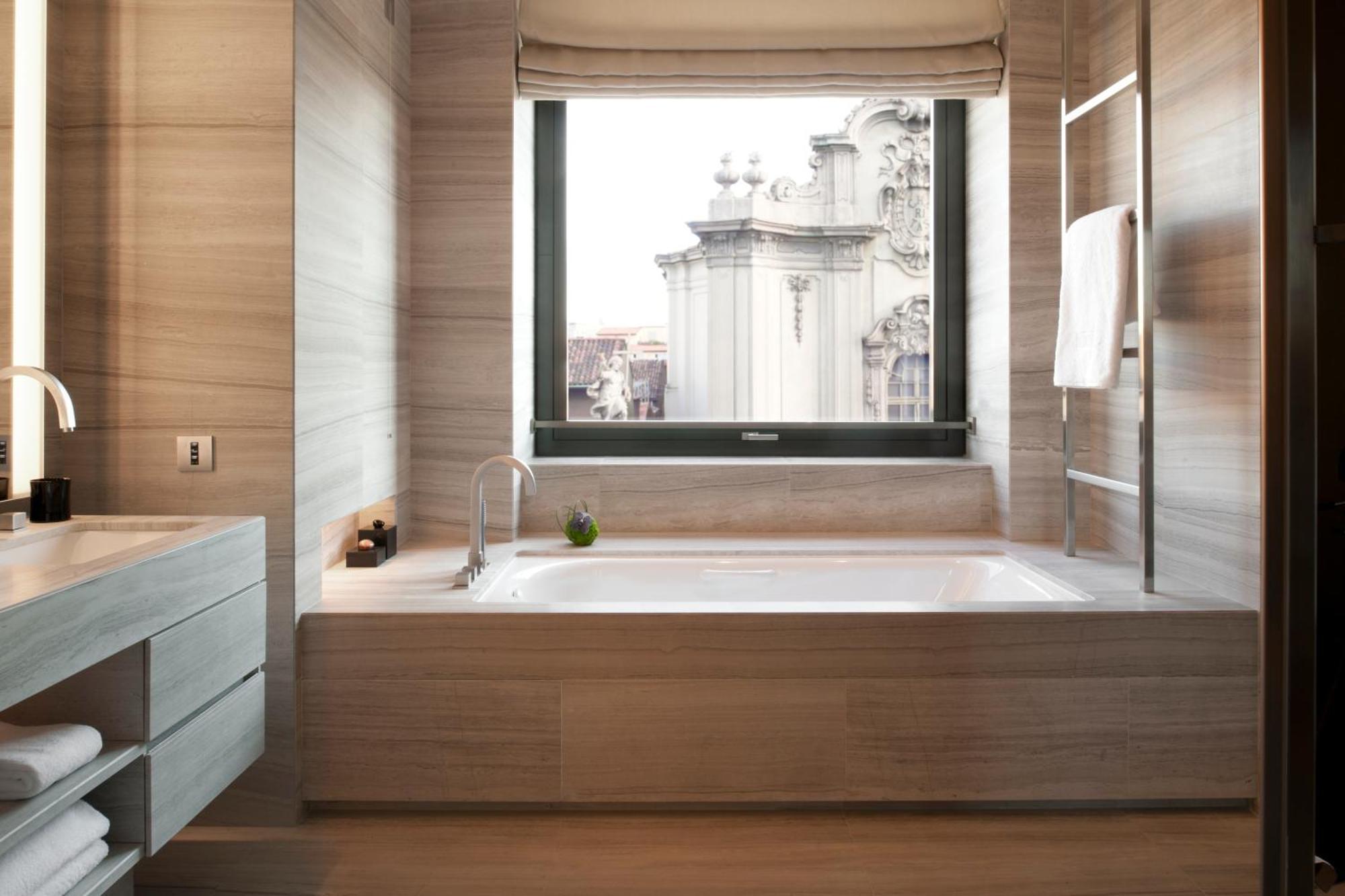 Quarto Deluxe Armani