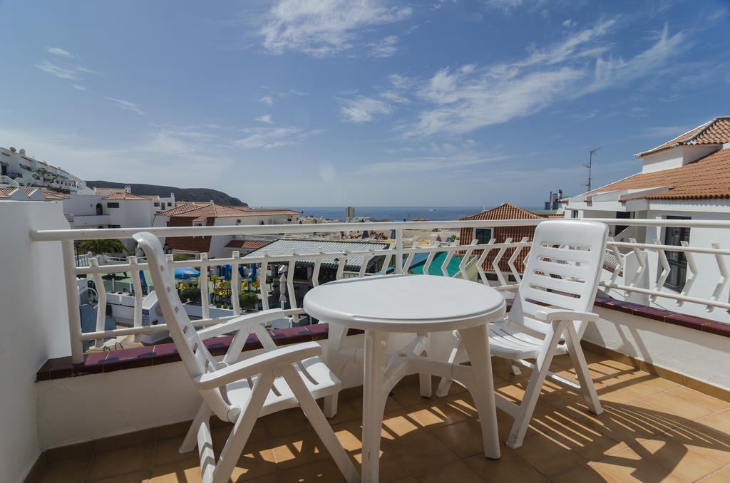 One-Bedroom Sunny Large Apartment with Pool View,205255930:JPEG