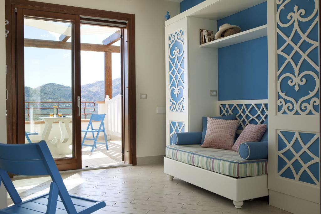 One-Bedroom Apartment with Sea View