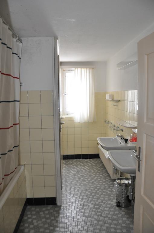 Small Double Room,237328257:JPEG