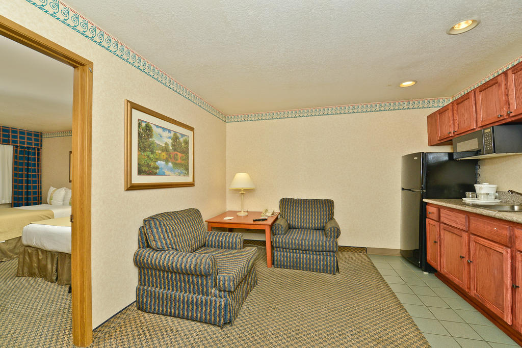 One-Bedroom King Suite with Sofa Bed - Non-Smoking,1281937096:JPEG