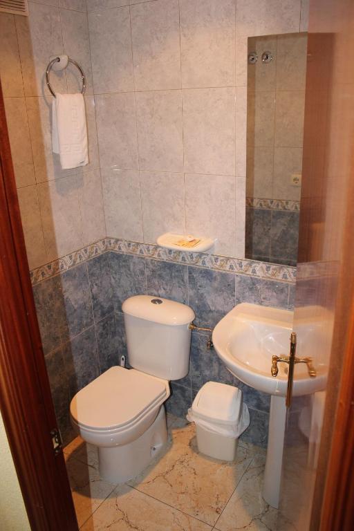 Single Room,996572038:JPEG
