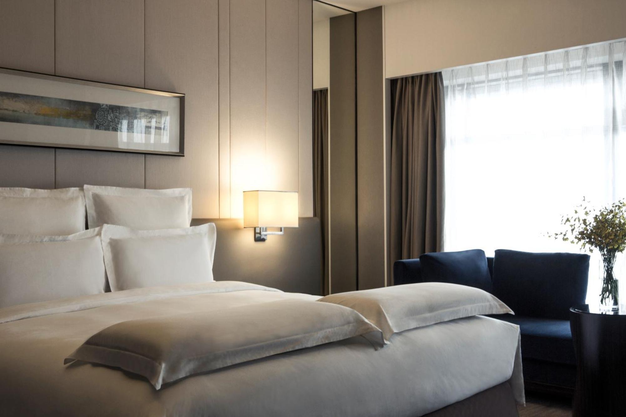 Deluxe King Room with City View,463882488:JPEG