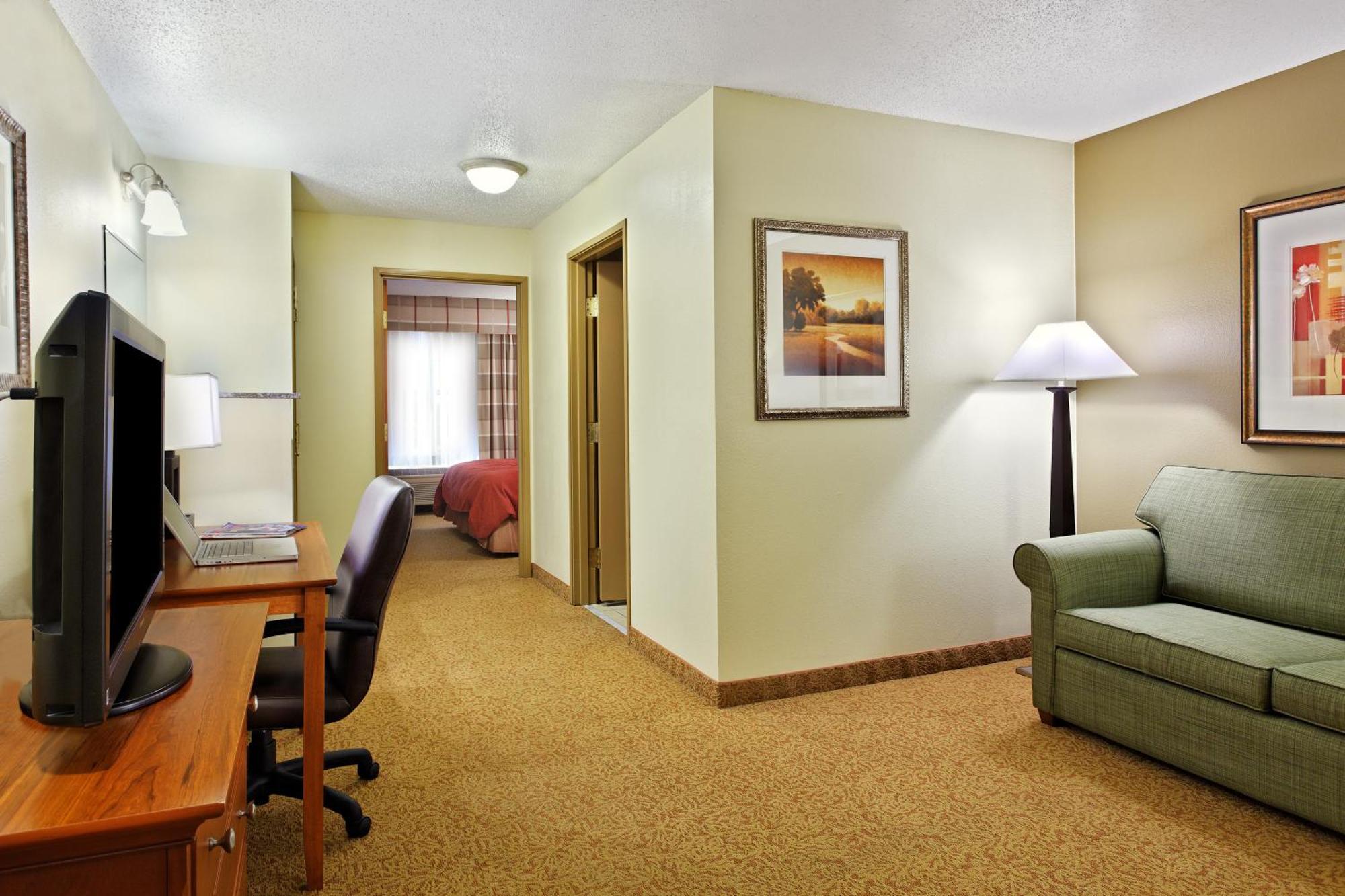 One-Bedroom King Suite,749391878:JPEG