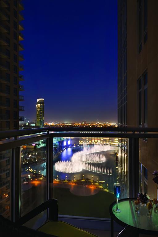 Hébergement 1 Chambre Lit King-Size, Balcon avec Vue sur Fontaine, Non-Fumeurs