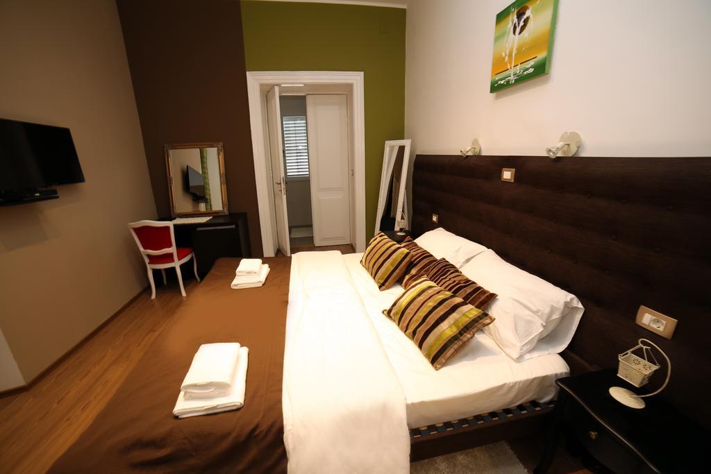 Chambre Double ou Lits Jumeaux avec Salle de Bains