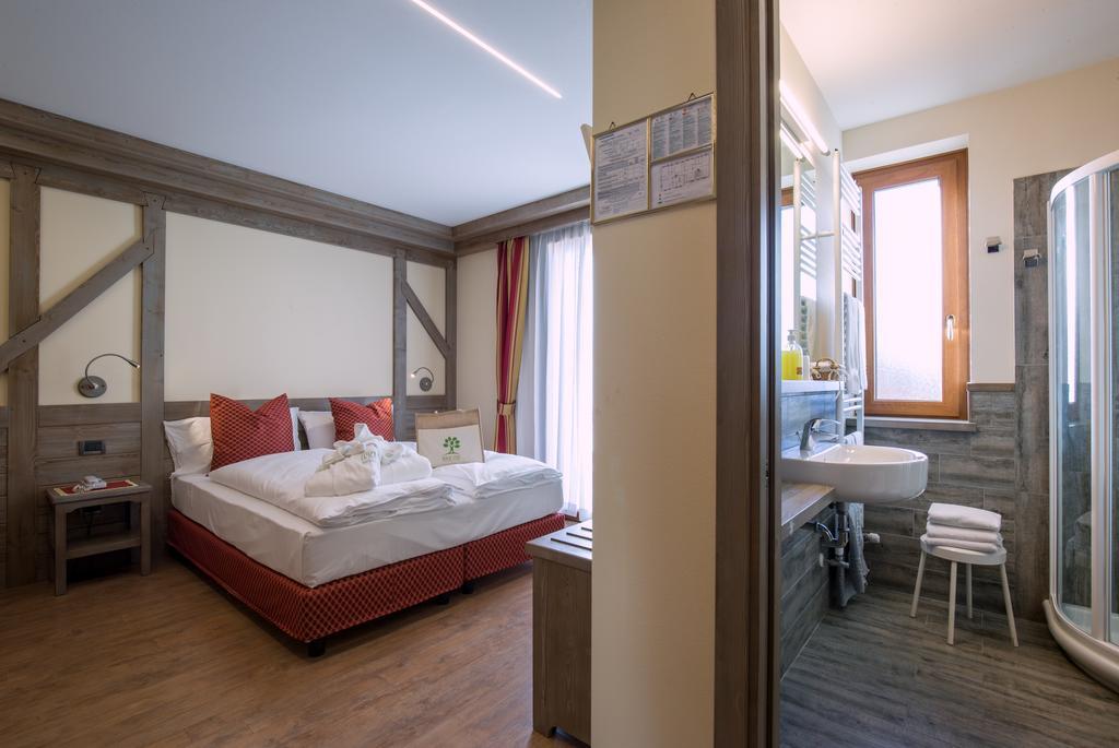 Superior Double or Twin Room,378372580:JPEG
