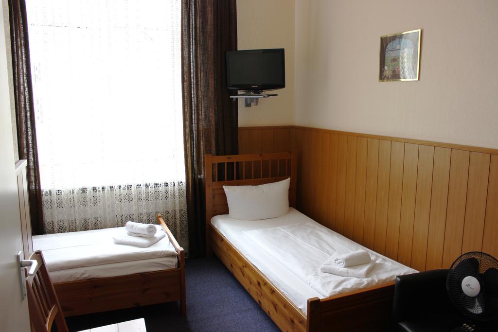 Twin Room,405049797:JPEG