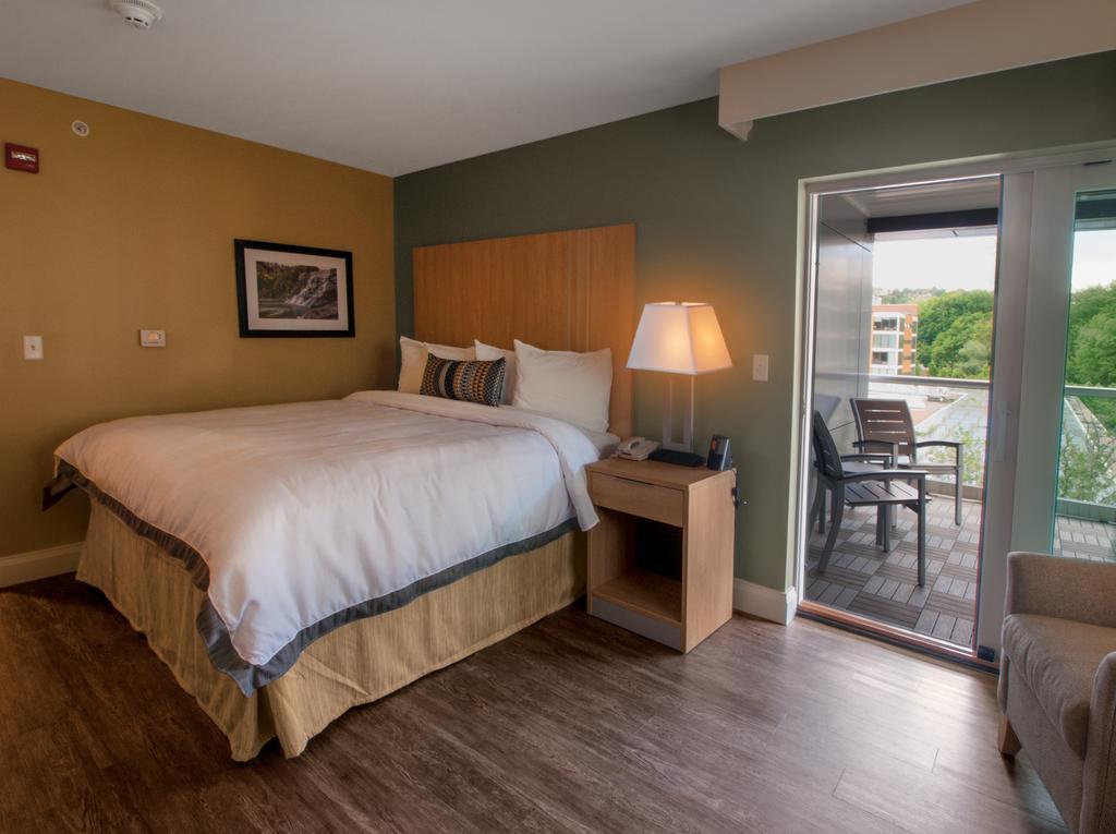 King Room with Balcony