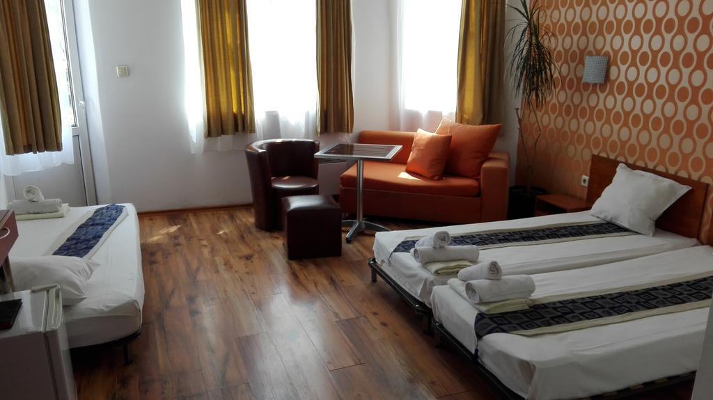 Deluxe Double or Twin Room With Extra Bed