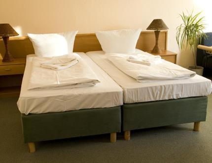 Double Room,766869526:JPEG