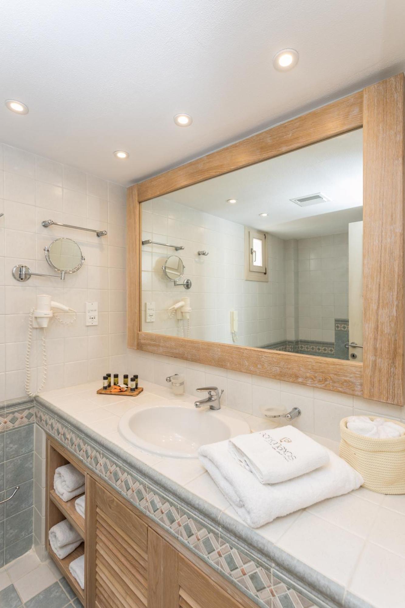 Superior Single Room with Garden View