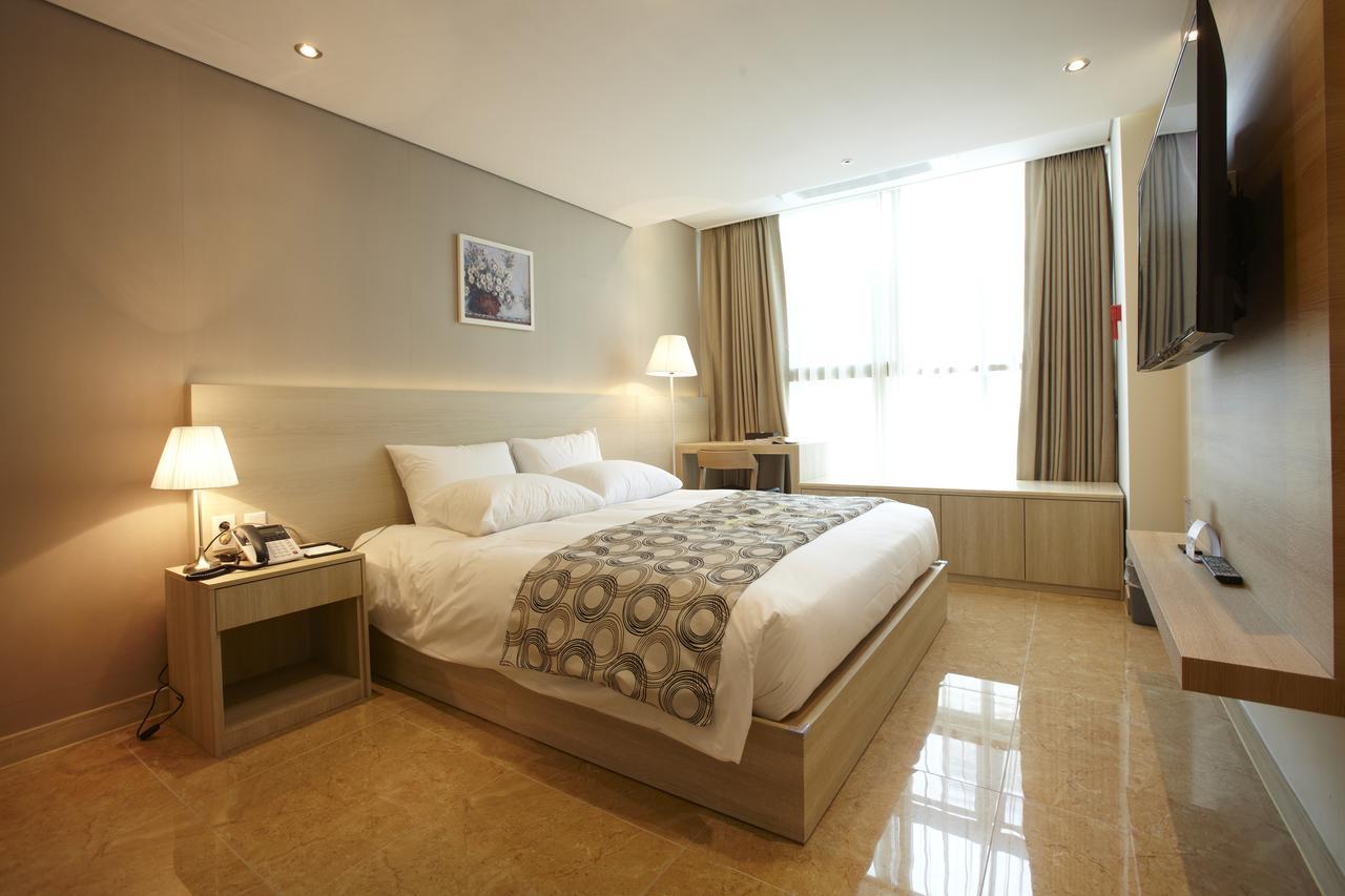 Standard Double Room,526239126:JPEG